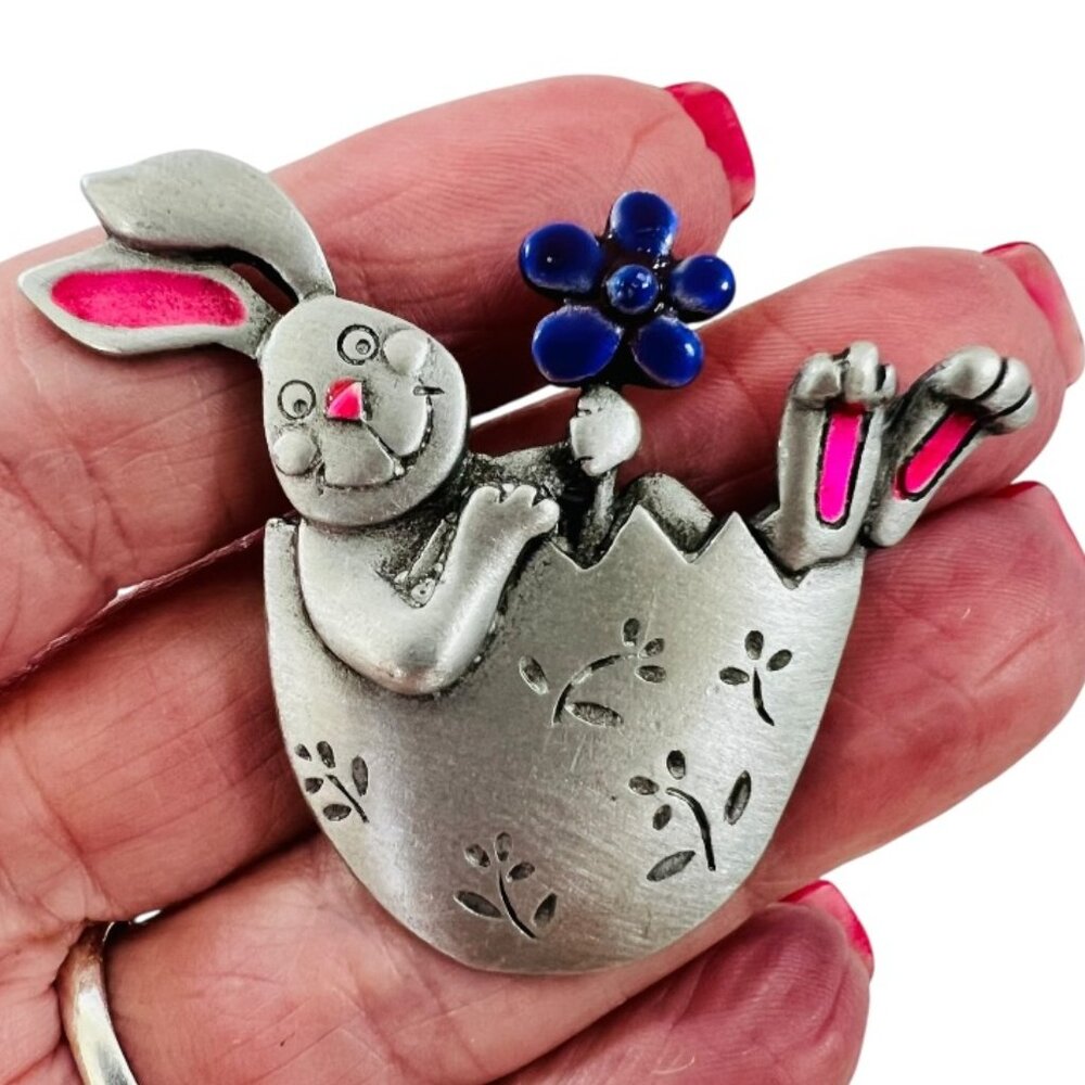 Vintage JJ Easter Bunny Brooch – Rabbit With Flower in Egg – Pewter Finish Ename